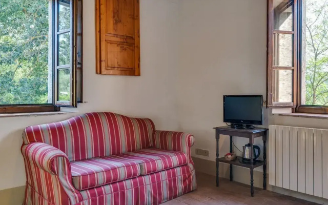 Scenic Apartment in Rapolano Terme with Swimming Pool