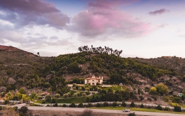 Casa Del Arbol by AvantStay