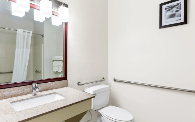 Quality Inn and Suites Springfield Southwest near I-72