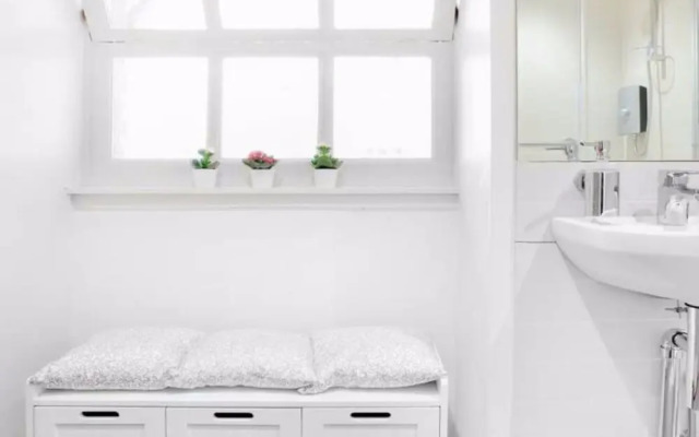 2 Bedroom Apartment on Royal Mile