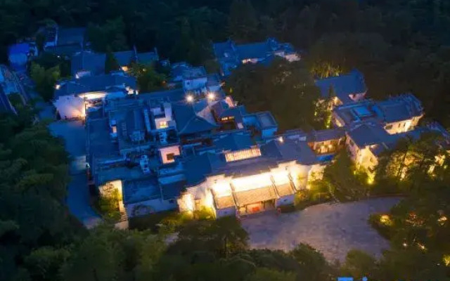 Xiangyuan Yungu Holiday Hotel