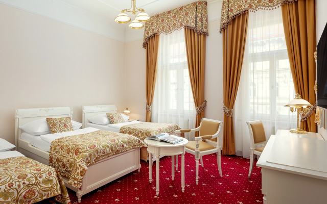 Alqush Downtown Hotel