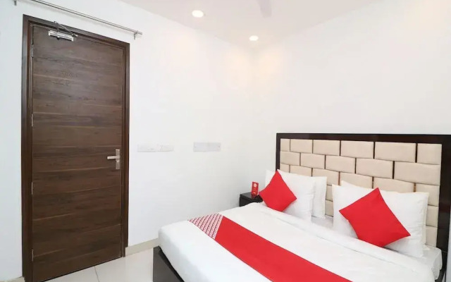 Pitampura Metro Station By OYO Rooms