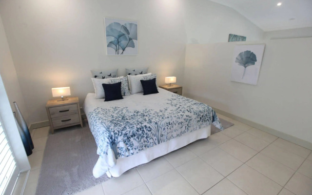 The Country House at Hunchy Montville