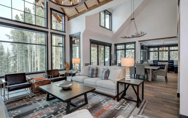 6 Jakes Lane 5 Bedroom Home by Moonlight Basin Lodging