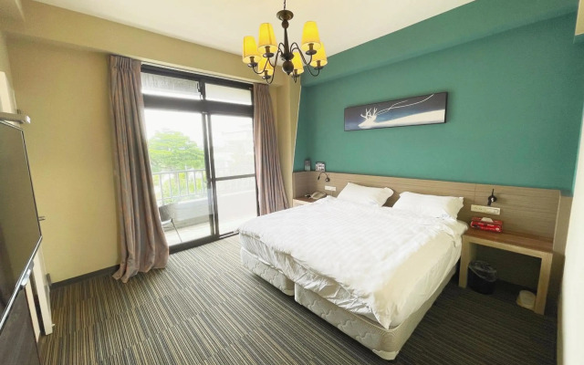 Breeze and Waves Hostel