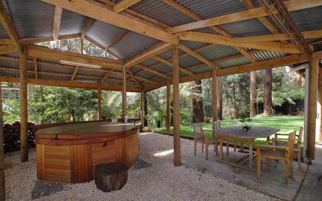 Fernglen Forest Retreat of Mount Dandenong (Self Contained Bed And Breakfast Cottages)