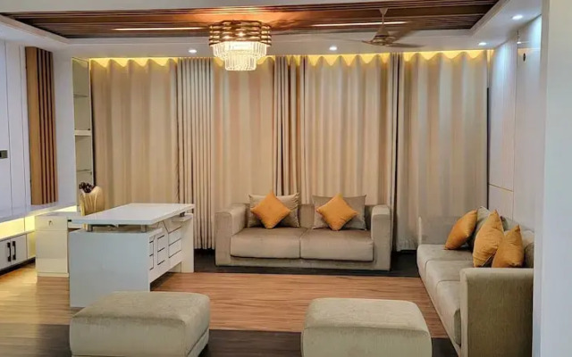 Luxurious 3-bhk Highly Secured & Close to Airport