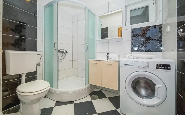 Nice Home in Kastel Stari With Wifi and 3 Bedrooms