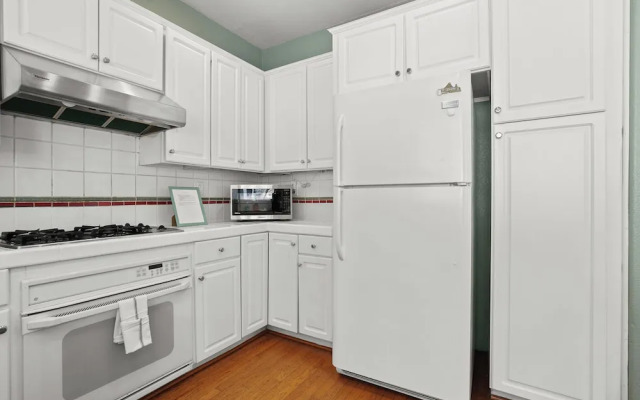 Beautiful 2BR in Silver Terrace