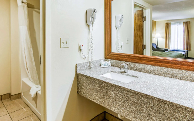 Quality Inn & Suites Atlanta Stone Mountain