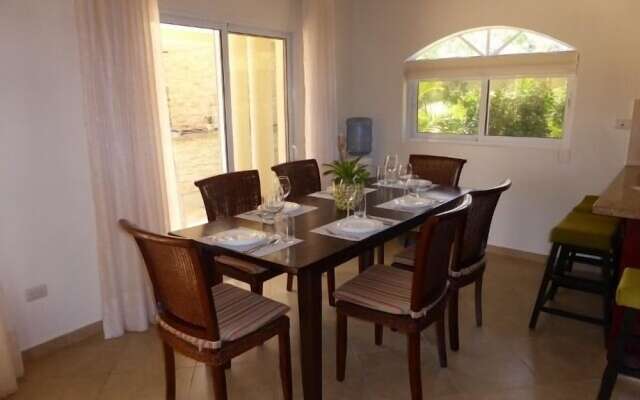 Touch of elegance! 6 Bedroom near the beach