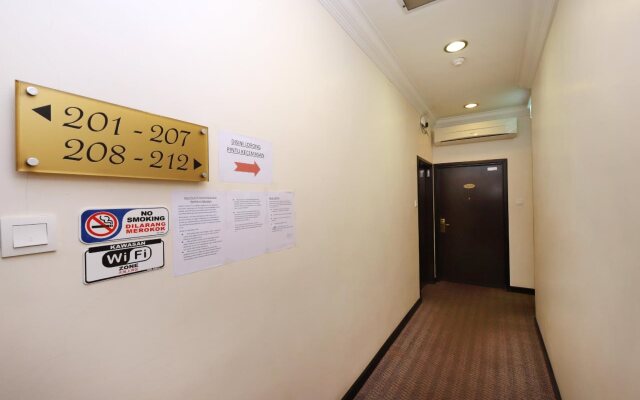 Comfort Hotel By OYO Rooms