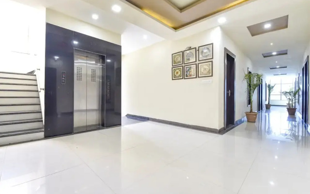Fabhotel Golden Palms