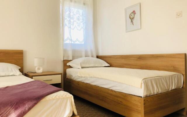 Studio Apartmani “Jarnečić”