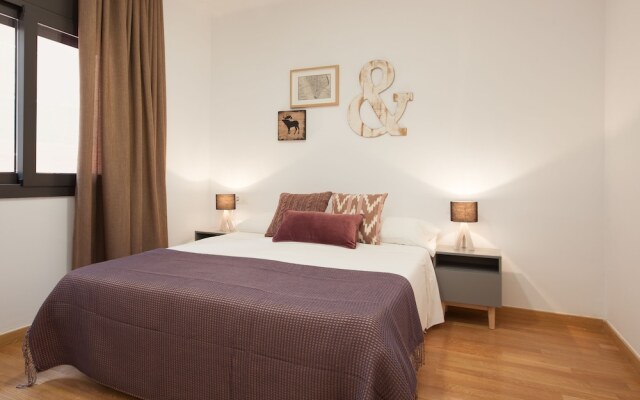 Click&Flat Europa Fira Apartments