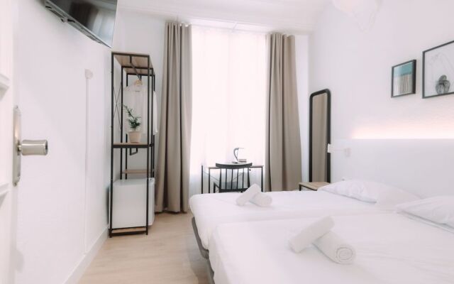 Clink Rooms & Flats