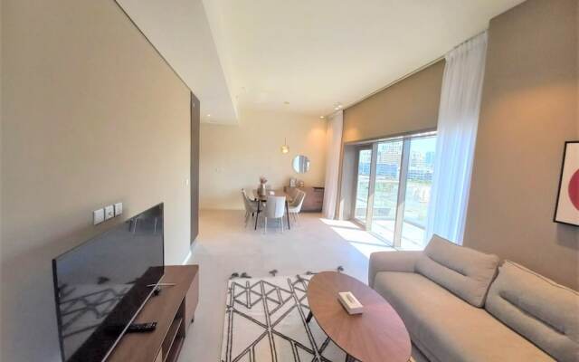 Stunning 1 Bedroom Balcony at Park View Dubai