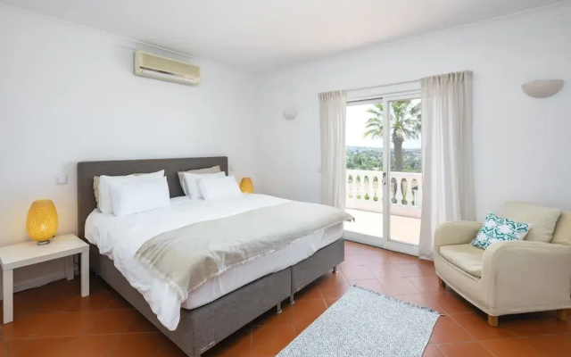 Romantic 3-bedroom Villa Near Carvoeiro