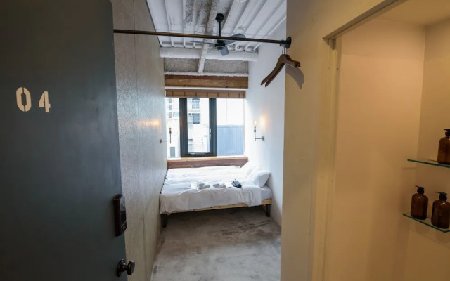 mizuka Imaizumi 5 - unmanned hotel