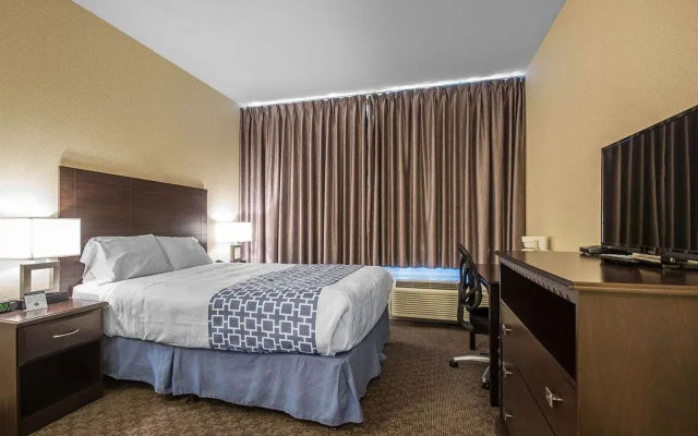 Motel 6 Surrey, BC