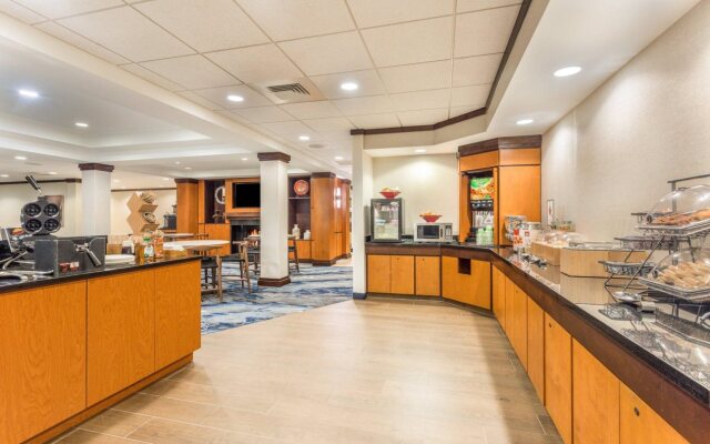 Fairfield Inn & Suites by Marriott Madison East