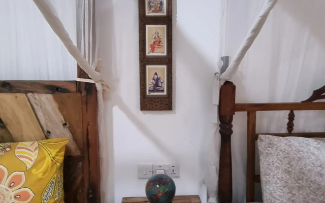 Salama & Mbuyuni Bungalows