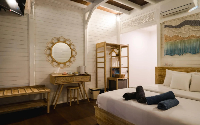 Mambo Beach Resort – Guest Rooms – Nusa Penida