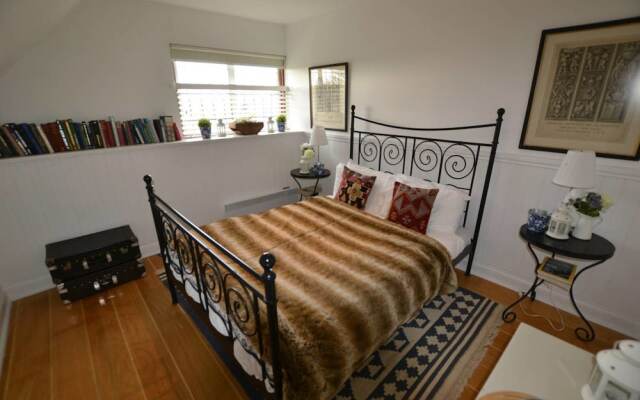 Cherry Blossom / 2-bed Home on Osea Island, Essex