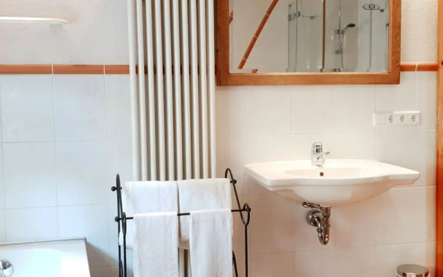 Entenhaus I Ediger-eller