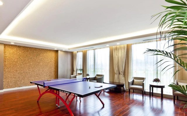 White Horse Lake Jianguo Hotel