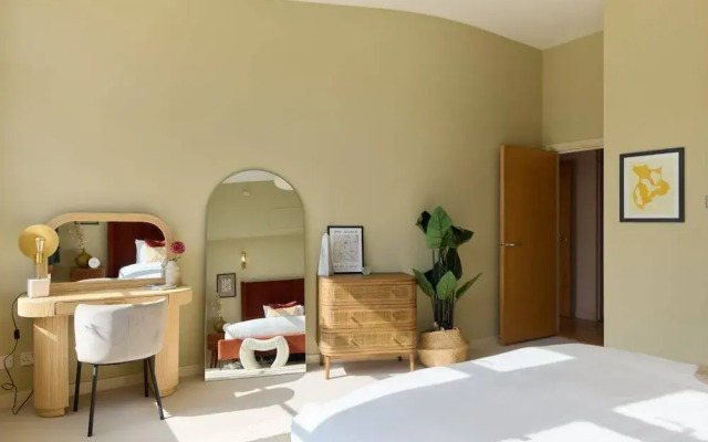 The Spitalfields Beauty - Bright 2bdr Flat