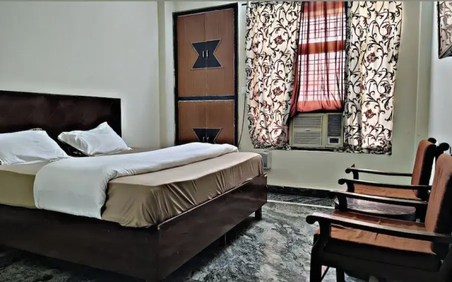 nancy paradise hotel