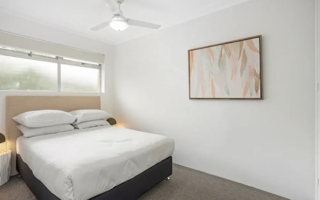 Spacious 2-bed Apartment Near City Centre
