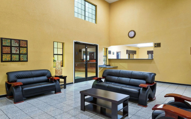 Super 8 by Wyndham San Antonio/Riverwalk Area
