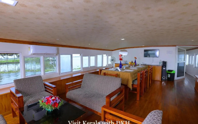 Soma Houseboat