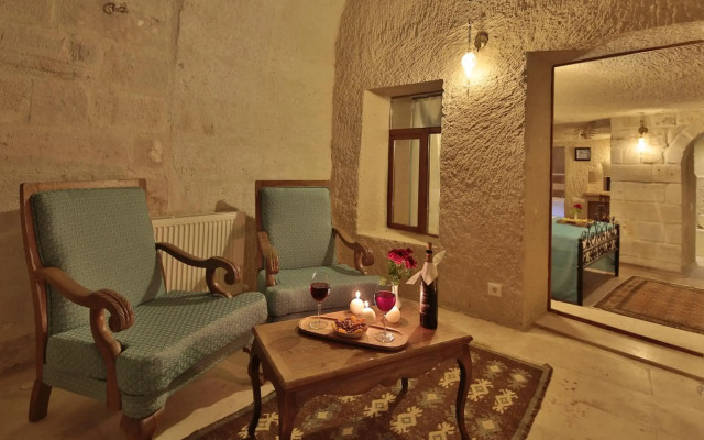 Jacob's Cave Suites