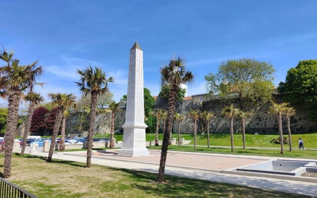 Studio à 50 m des remparts