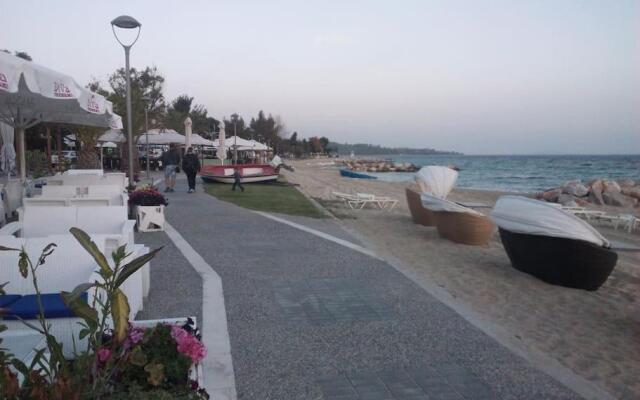 EVRIDIKI Home 50m from the beach