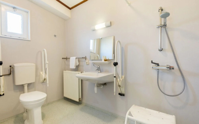 Tasteful Chalet With Combi-microwave, Next to a Nature Reserve