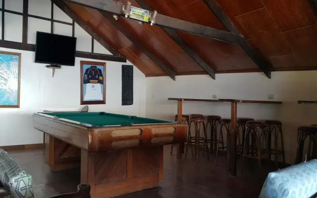 La Laguna Beach Club & Dive Center