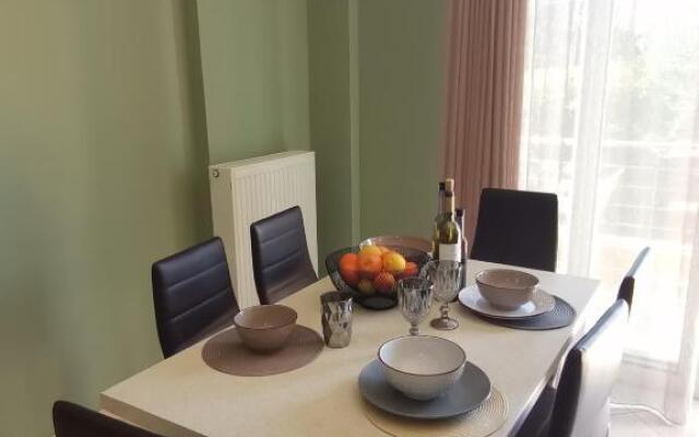 Quiet apartment in a private house