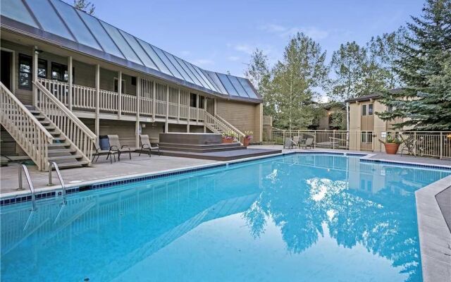 Woodbridge 7A - 2 Bedrooms Condo