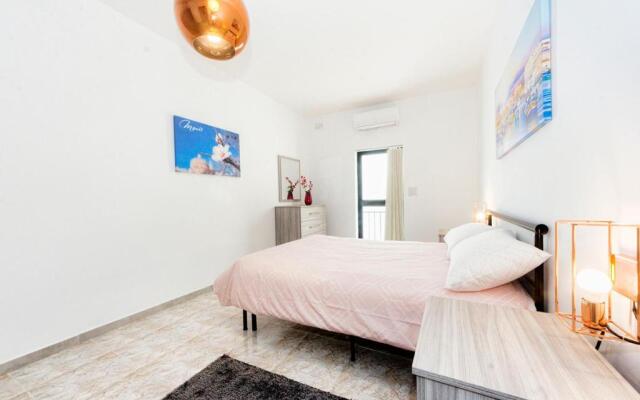 Central 3 Bedroom Entire Apartment Msida