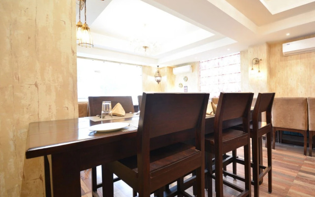 Capital O 37234 Reejas Inns N Suites
