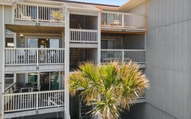 Pelican Perch - 3rd Floor Views Of The Ocean And Marsh - Perfect For Wildlife Viewing. 1 Bedroom Condo by RedAwning