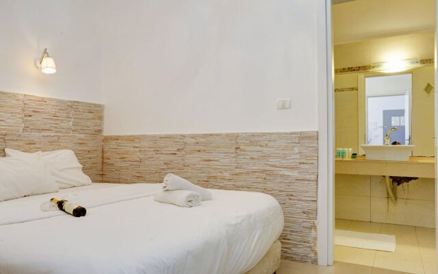 Liber Seashore Suites