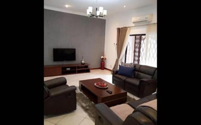 3 Bedrooms Exclusive House in Northmead