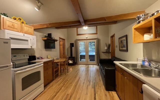 Opossum Creek Retreat