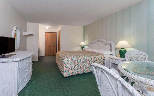 Super 8 Motel - Reedsburg